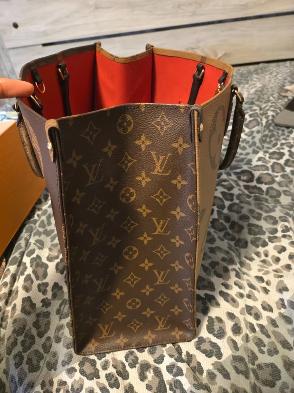 Louis Vuitton On The Go GM